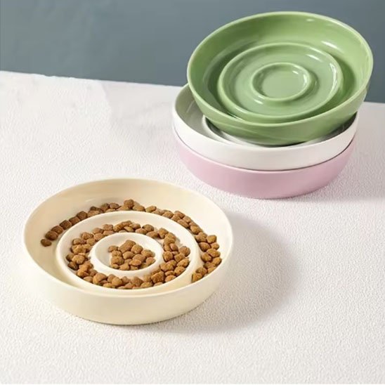 Gamelle pour chat anti glouton en céramique avec spirale ralentisseur beige