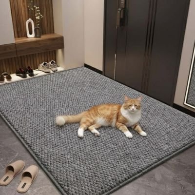 chat couché sur Tapis griffoir chat fibres naturelles